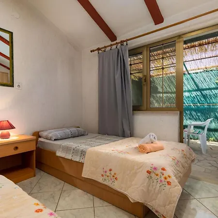 Appartement And Pergola *