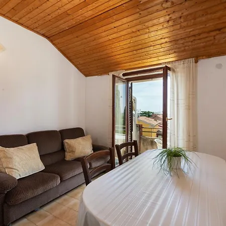 And Pergola Apartment
