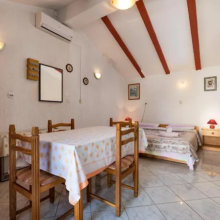 And Pergola Apartment Rovinj