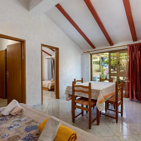 Apartment And Pergola Rovinj